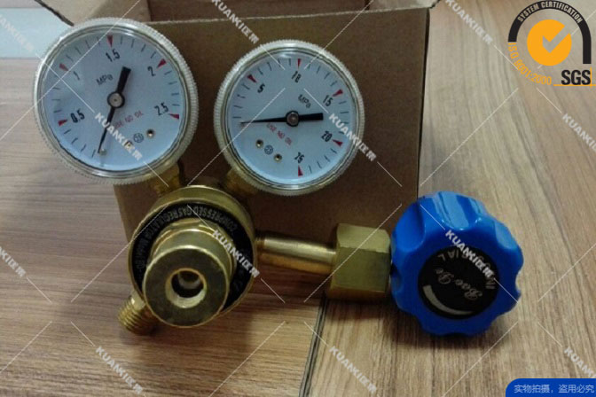 BD-1200减压器2.5-25MPa.jpg