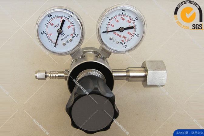 316L不锈钢两级精密压力调节器1.6×25MPA.jpg